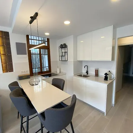 Refurbished Next To The Apartment